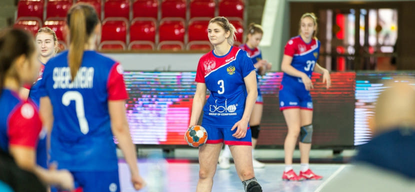 В турнире памяти Вадима Сизова в Астрахани примут участие девичья сборная России (U-18), "Кубань" и "Ставрополье". Расписание матчей