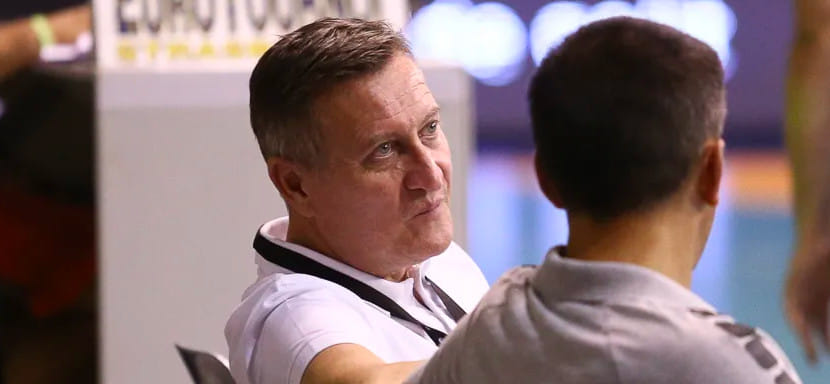 Франция. Президента "Нанта" Гаэля Пеллетье обвинили в гомофобии в отношении арбитров матча с "Лиможем". Против него могут завести дело