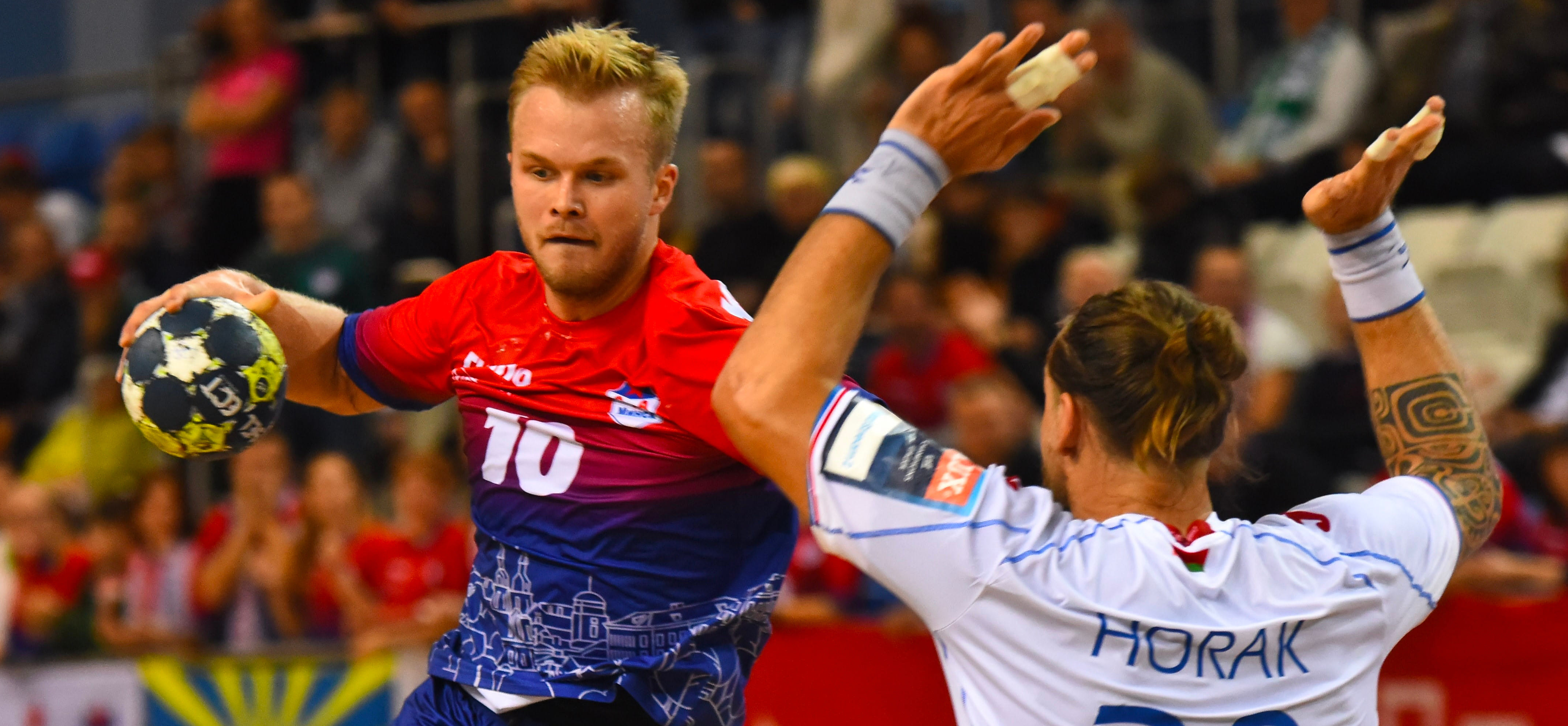 Беларусь. Алексей Хадкевич: "В СКА были чересчур большие нагрузки. Посмотрите статистику: сколько человек завязывает, даже нигде не поиграв"