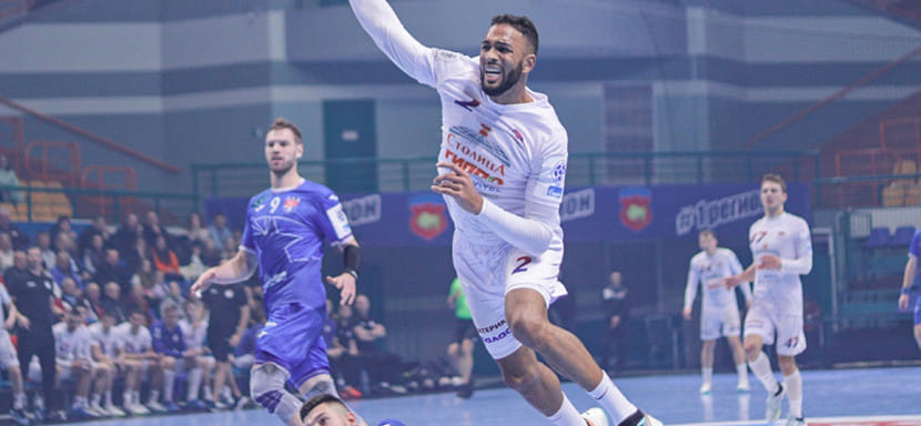 Беларусь. "Мешков Брест" уверенно обыграл СКА в центральном матче второго круга. Команда Эдуарда Кокшарова одержала 14-ю победу подряд