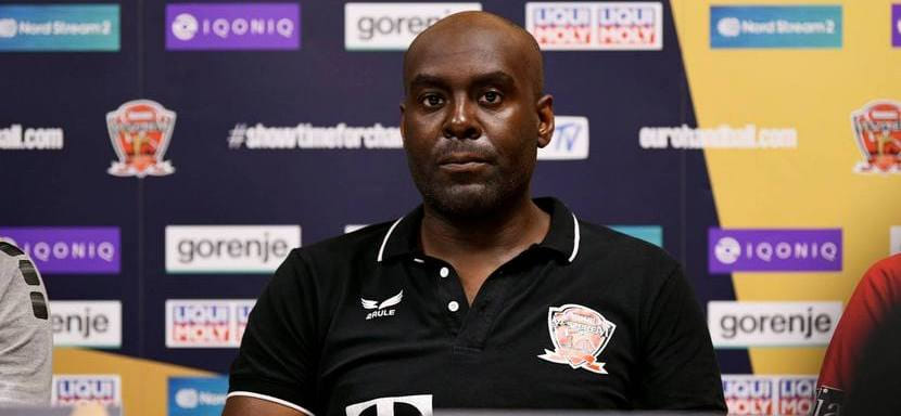 Венгрия. Руководство "Веспрема" после поражения от "Пика" в финальной серии отправило в отставку главного тренера Давида Дависа