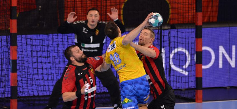 Лига чемпионов. Владислав Кулеш и Артем Королек помогли "Кельце" победить "Вардар". Польский клуб лидирует в группе "А"