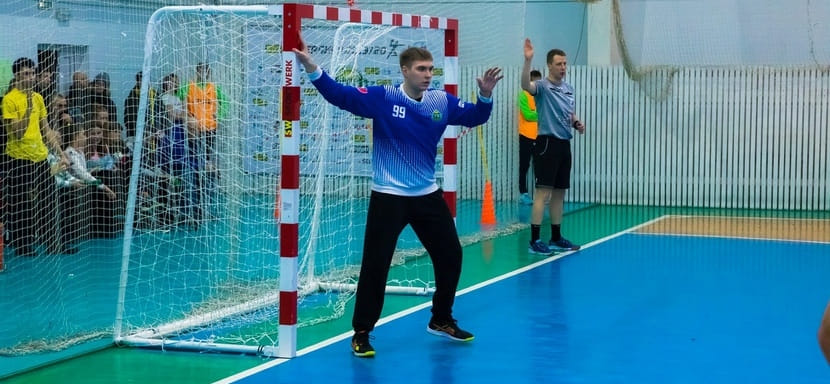 Вячеслав Бобров в предстоящем сезоне будет играющим тренером вратарей клуба Суперлиги СГАУ-"Саратова"