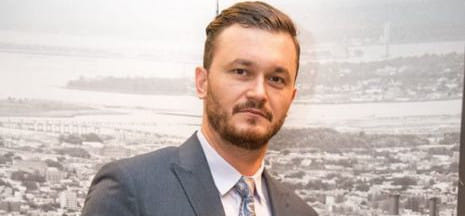 Румыния. Тренер молодежной команды "Бухареста" Юлиан Стамате схватил игрока за майку и толкнул в сторону скамейки запасных (ВИДЕО)