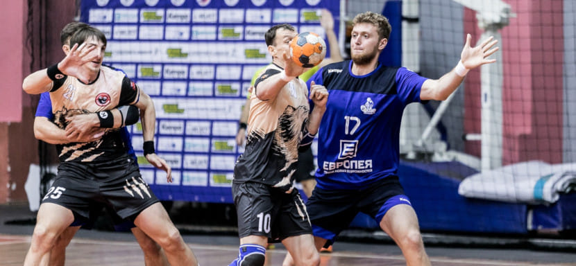 Суперлига. Максим Михалин: "На поражении сказалась и усталость. В российском чемпионате нечасто бывает такой плотный календарь" (ВИДЕО)