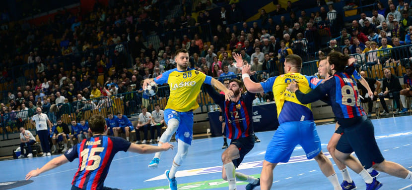 Лига чемпионов. "Барселона" на последних секундах вырвала победу у "Целе", "Нант" и "Эльверум" забросили 78 мячей, "Кельце" был сильнее "Ольборга"