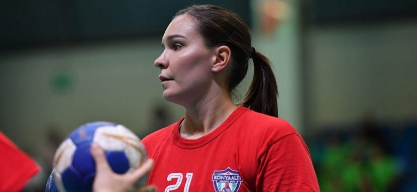 30-летняя российская правая крайняя турецкого "Коньяалты" Александра Санникова приостановила карьеру по личным причинам