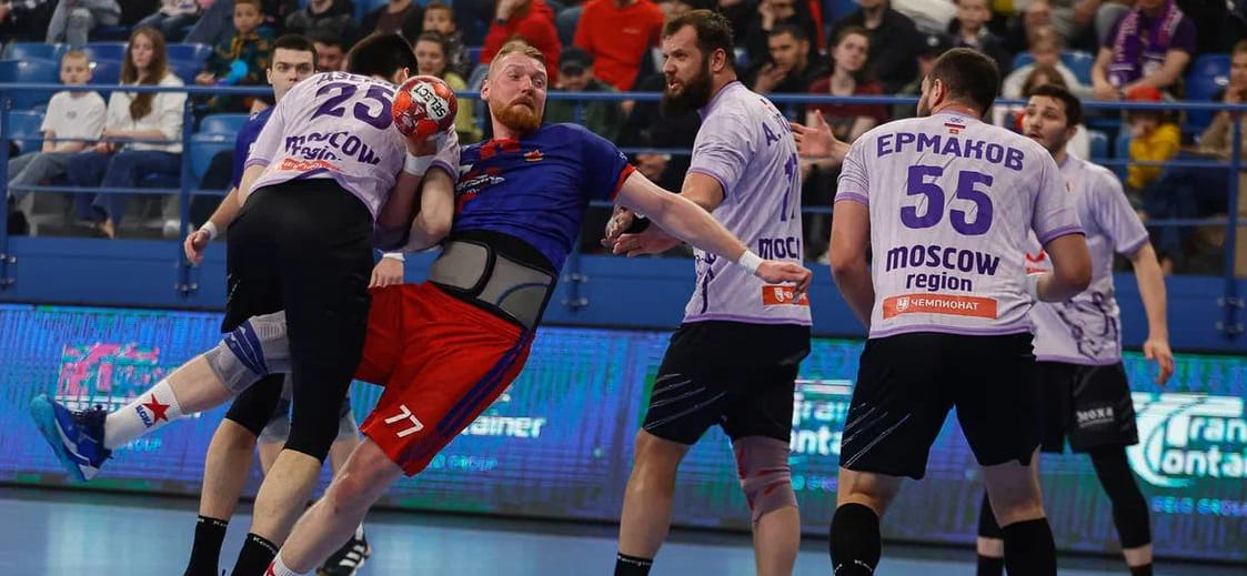 Армейцы выиграли у "Чеховских медведей" 4 мяча. И ещё вопрос, кто должен быть этим доволен…