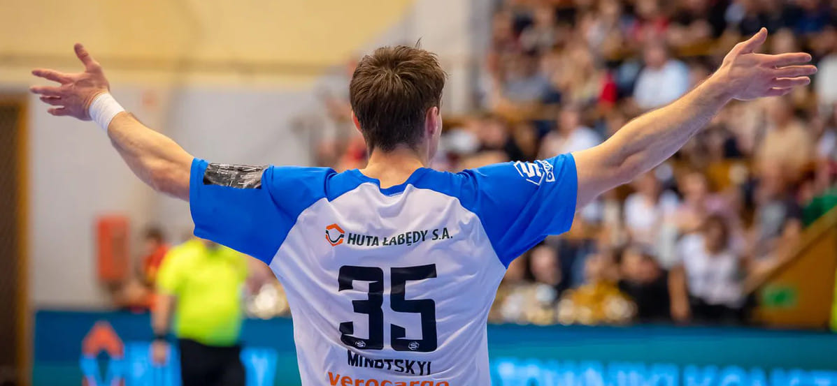 "Этот клуб — бордель на колесах. Желаю всем бежать отсюда". Игроки "Гурника" высказались о снятии клуба с чемпионата Польши