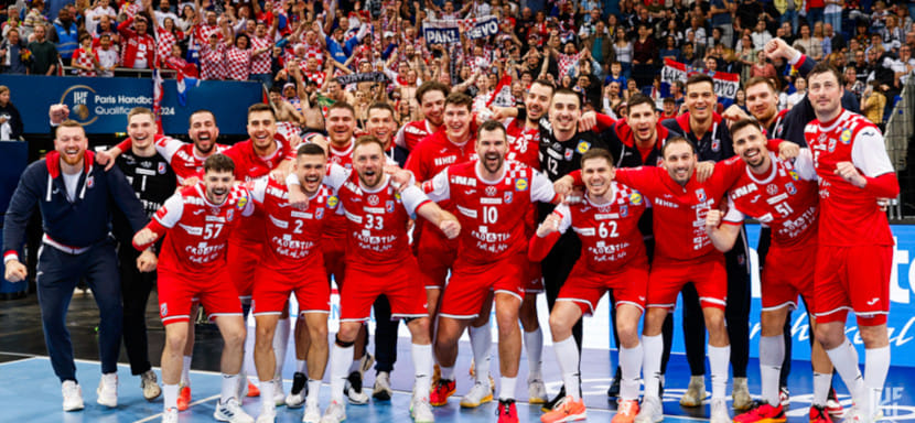 Олимпийская квалификация. 17 мячей Главаша и Михича помогли сборной Хорватии разгромить команду Алжира в заключительном матче группы 2