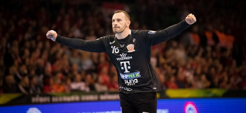 Румыния. Официально. Вратарь сборной Сербии Владимир Цупара сменил венгерский "Веспрем" на бухарестское "Динамо"