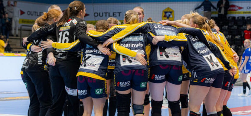 Дания. "Эсбьерг", "Икаст", "Оденсе" и "Нюкёбинг" одержали убедительные победы в матчах 12-го тура женского чемпионата