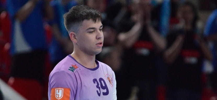 Olimpbet Суперлига. Илья Дёмин: "В игре с астраханцами надо отстоять в защите и убежать в контратаку"