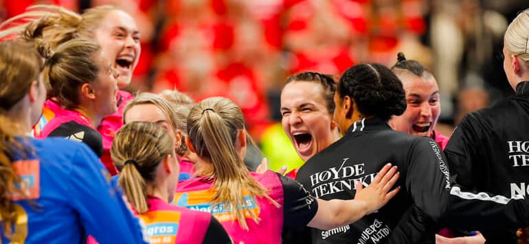 Лига чемпионов. Теперь и третьи будут! А Анна Вяхирева сыграет с Дарьей Дмитриевой