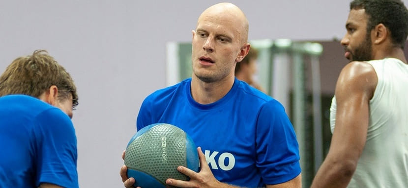 Артём Кулак: "Сейчас очень важный этап. Подготовка, закладка фундамента, от которого зависит, как мы будем выступать по ходу сезона" (ВИДЕО)