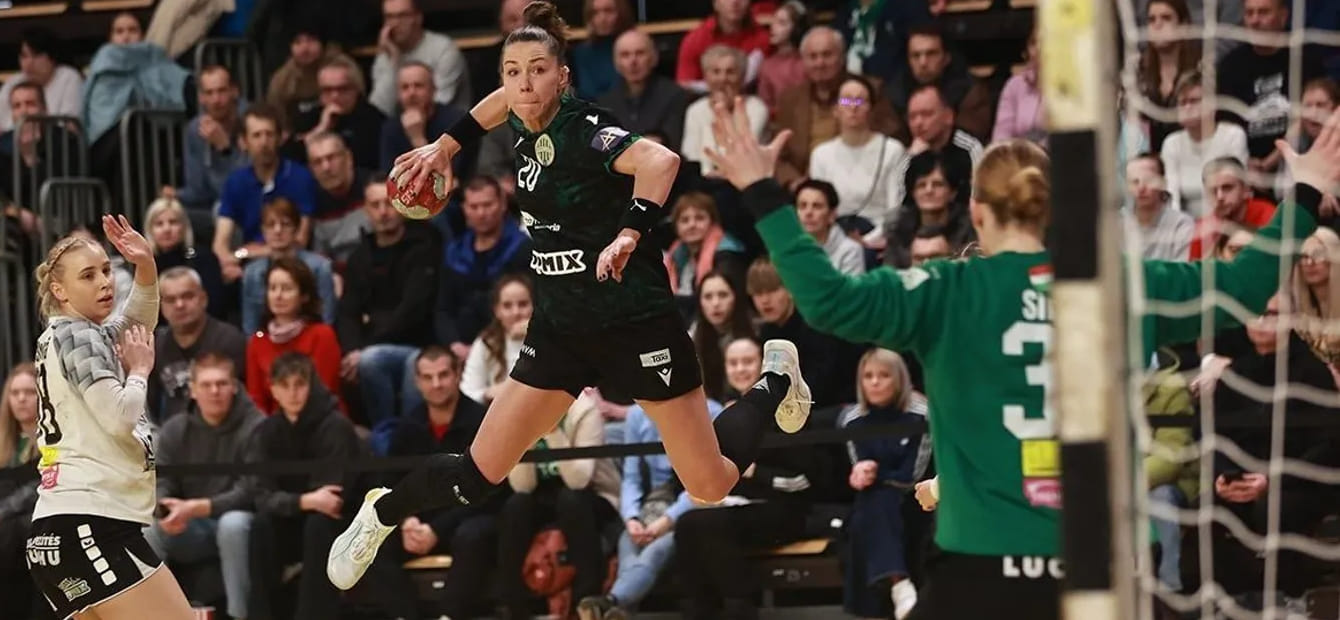 Шесть голов Дарьи Дмитриевой помогли "Ференцварошу" одержать разгромную победу над "Сомбатхеем" в матче чемпионата Венгрии