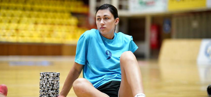 Румыния. "Вылча" вышла из отпуска и приступила к подготовке к сезону. Ольга Горшенина, Евгения Левченко и Ирина Глибко тренируются с командой