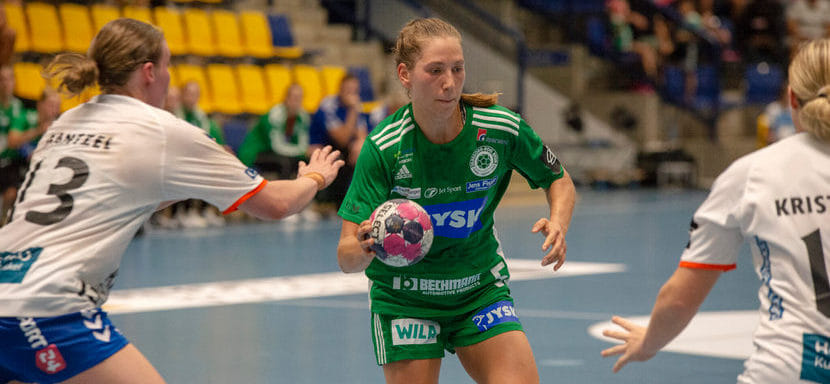 Дания. Норвежка Эйра Ауне покинула "Силькеборг". Исландка Андреа Якобсен пополнила состав команды