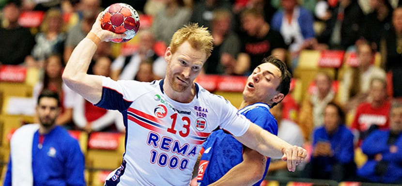 Golden League. Сборная Норвегии потерпела второе крупное поражение за два дня. На этот раз скандинавы уступили французам