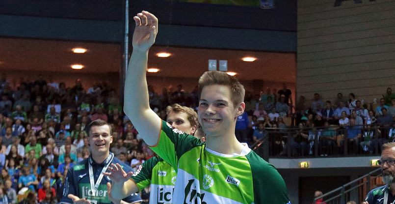 Бундеслига. "Вецлар" продлил контракт с правым крайним Ларсом Вайссгербером