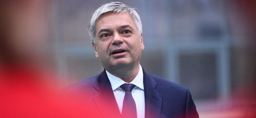 Глава ФГР Сергей Шишкарёв: "Вяхирева станет послом дружбы, послом российского гандбола! Желаю Ане сиять на международной арене"