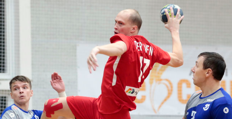 Суперлига. ЦСКА продлил контракт с полусредним Александром Деревенем. Это будет его четвертый сезон в московском клубе