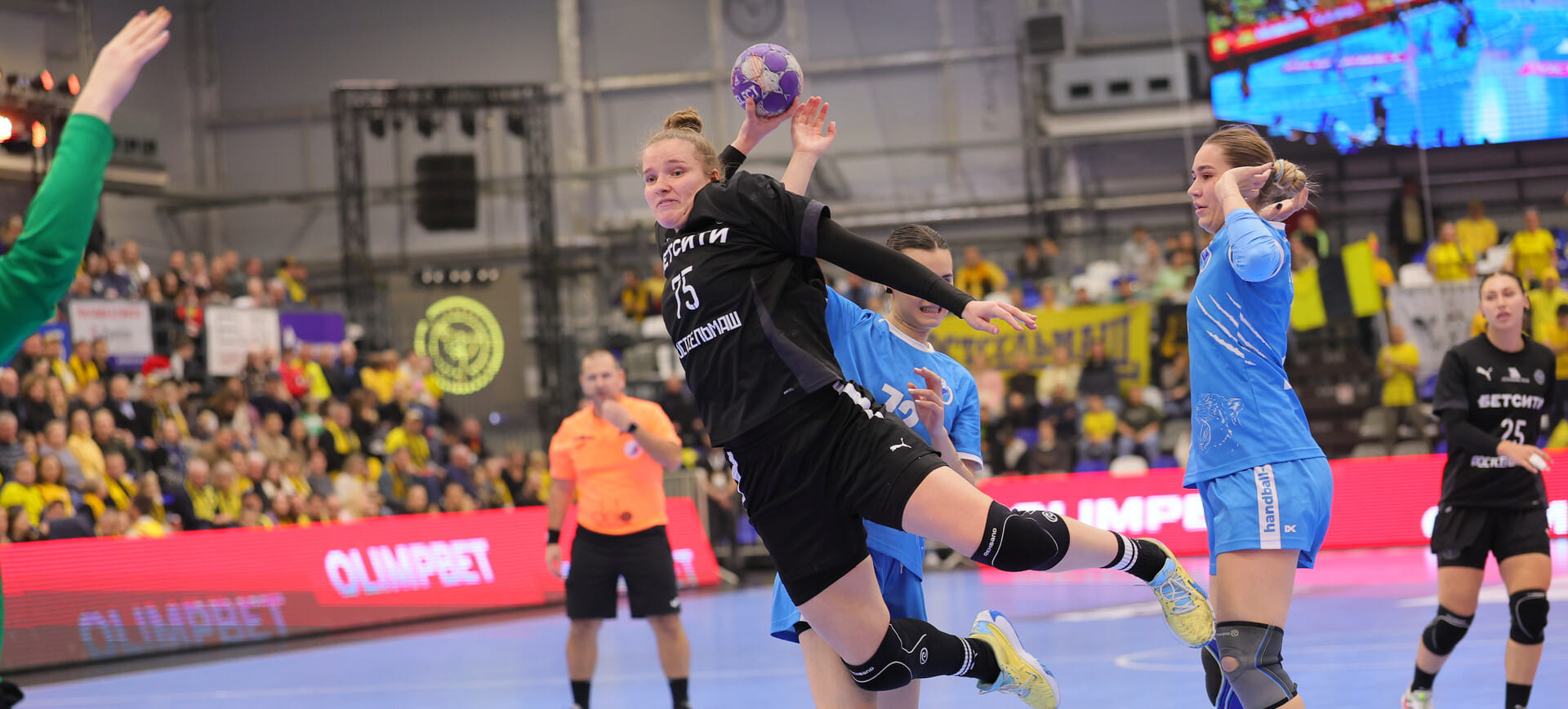 Разные приветы бывшим от Кобж и Смирновой, "Ростов-Дон" громит "Динамо" в футбольном манеже