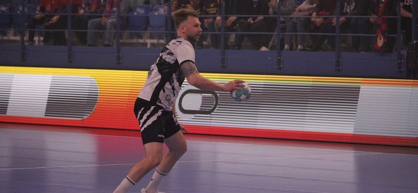 The left back Yury Semenov left HC Permskie Medvedi and continues career in HC Zilant Kazan