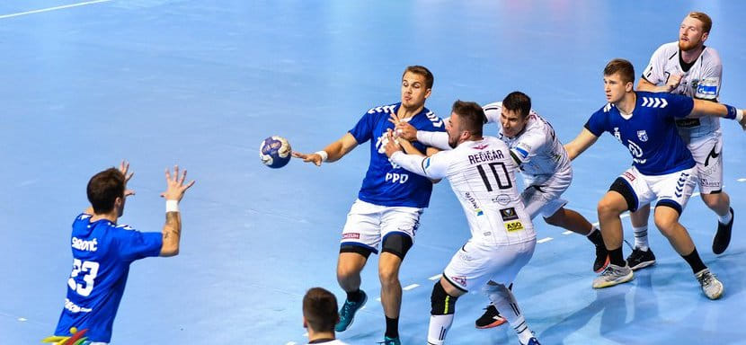 Товарищеский турнир. В Добое "Загреб" Тимура Дибирова с перевесом в 10 мячей разгромил словацкий "Татран"