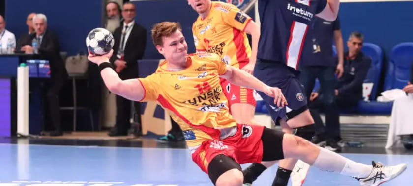 Бундеслига. Трансферный слух. Линейный "Гудме" и дебютант топ-турниров в составе сборной Дании Лукас Йоргенсен перейдёт во "Фленсбург"