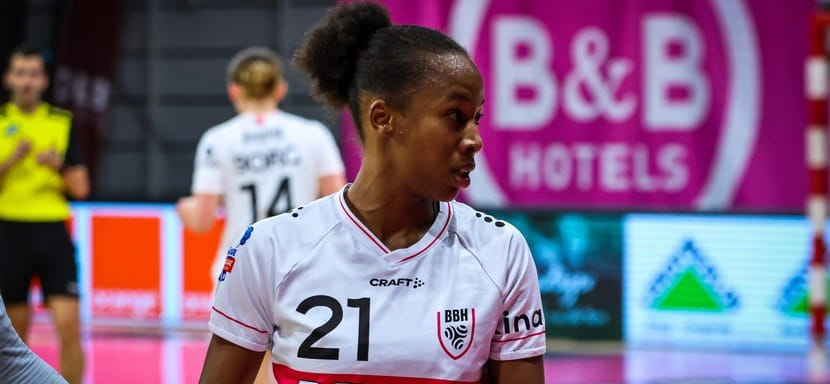 Левая крайняя французского "Бреста" Лора Канор со следующего сезона будет выступать за "Тулон"