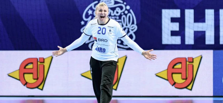 Румыния. Вратарь национальной сборной Юлия Думанска спустя восемь лет возвращается в родной клуб "Байя-Маре"