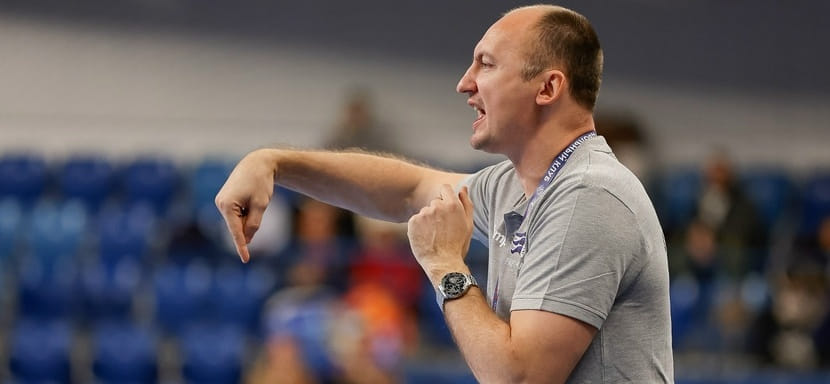 Максим Бабичев: "Девочки молодцы: стараются, бьются. Обидно, что проиграли в концовке встречи"