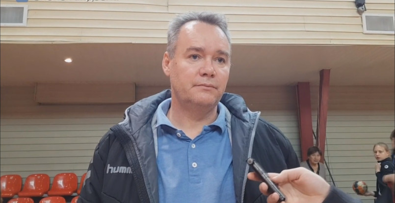 Суперлига. Алексей Жаворонков: "Мы находимся в тяжелых условиях. Даже нет возможности тренироваться на стандартной площадке" (ВИДЕО)