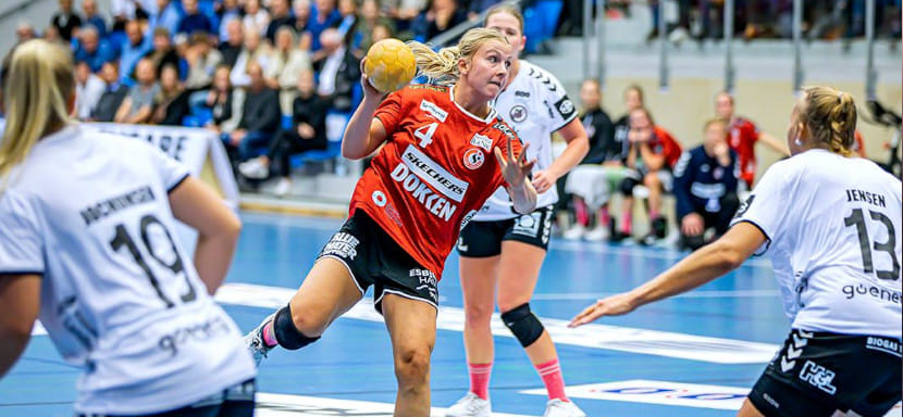 Дания. "Эсбьерг" и "Оденсе" в родных стенах обыграли "Орхус" и "Нюкебинг" и продолжают удерживать лидерство в чемпионате