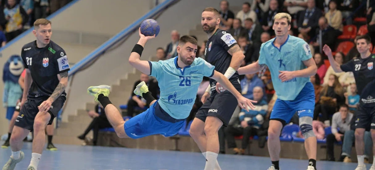 Шаров отразил два семиметровых и помог "Зениту" победить. Мешковцы не сыграли за себя и за того парня