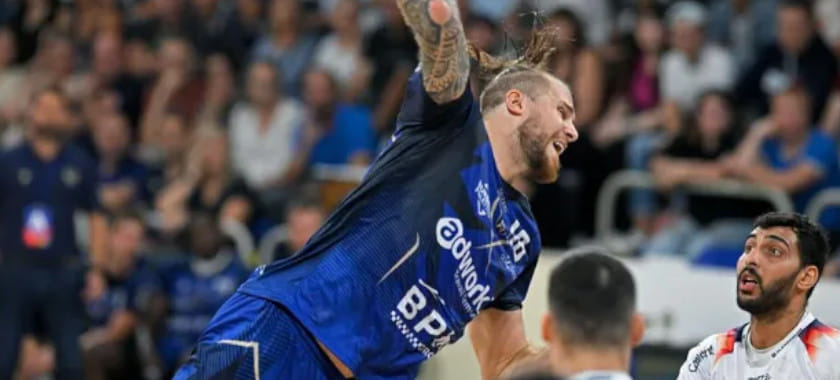 Франция. В единственном матче игрового дня чемпионата страны "Монпелье" обыграл "Саран" и продлил победную серию до 8 матчей