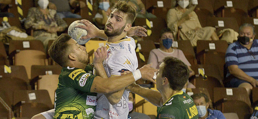 Испания. Полусредний сборной Греции и "Адемара" Теодорос Боскос избежал серьезной травмы колена и пропустит полмесяца