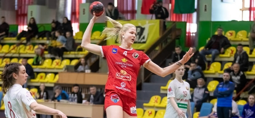 Беларусь. 26-летняя российская линейная Елена Портягина заключила новый двухлетний контракт с чемпионом страны "Гомелем"