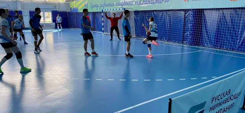 Россия. Сегодня в Волгограде стартовал товарищеский турнир, посвящённый памяти легендарного тренера Левона Акопяна