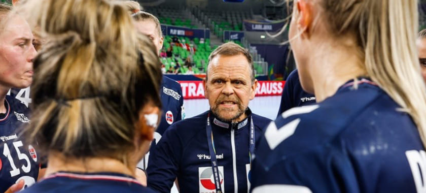 ЧЕ-2022. Сборная Норвегии может оформить путёвку в полуфинал в матче со словенками, команда Швеции встретится с венгерками