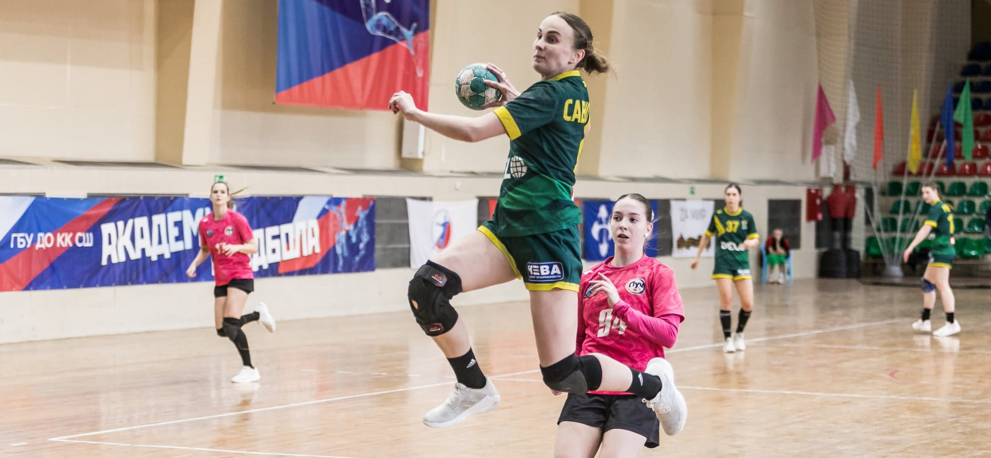 Яна Савинова: "Задача разыгрывающего — понять, где у соперника слабость в обороне, и какую сыграть комбинацию, чтобы за эту слабость наказать"