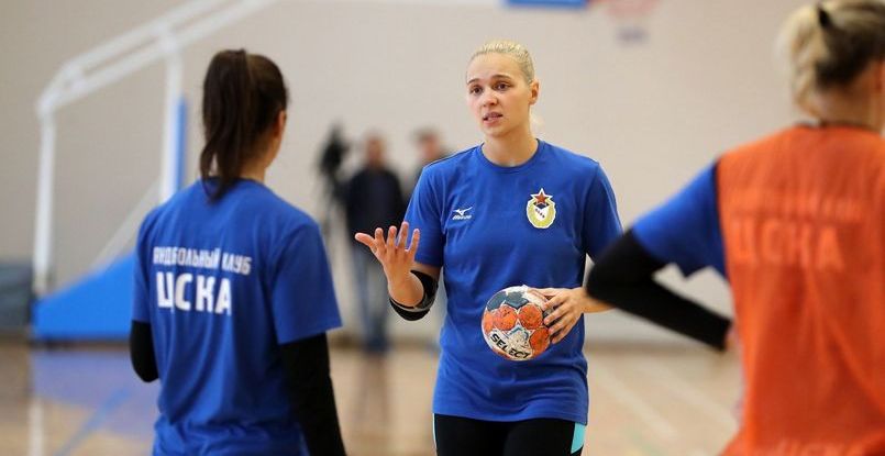 Седьмой выпуск викторины "Что? Где? Гандбол!" с участием разыгрывающей ЦСКА Дарьи Дмитриевой (ВИДЕО)