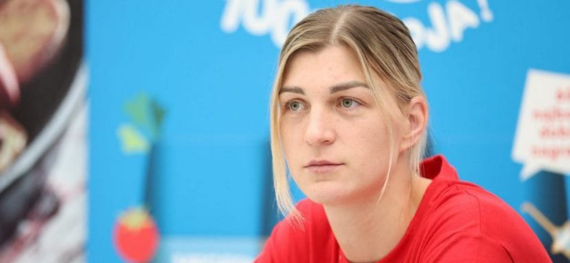 Delo Лига чемпионов. Ирина Стельмах: "С "Эсбьергом" нам надо лучше защищаться и проявлять больше энергии в атаке, чтобы дать бой"