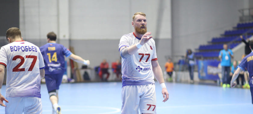 Столичный ЦСКА начал плей-офф чемпионата России с уверенной победы в Краснодаре над СКИФом. У Вадима Богданова 12 сейвов