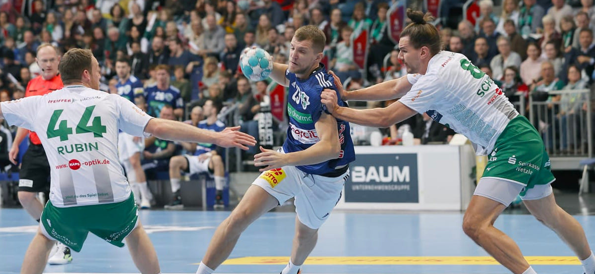 Бундеслига. Белорусский левый полусредний "Ганновера" Владислав Кулеш забросил мяч в ворота "Гёппингена" со скоростью более 130 км/ч