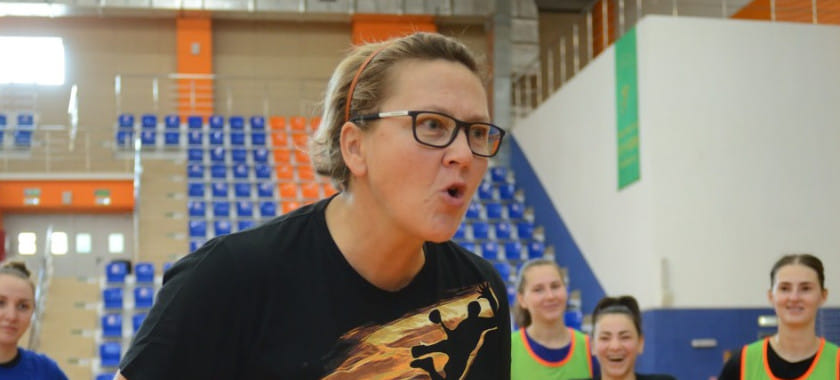 Olimpbet Суперлига. Наталья Дерепаско: "В Китае не сильная гандбольная школа. Не сошлись с их руководством в вопросе количества тренировок"