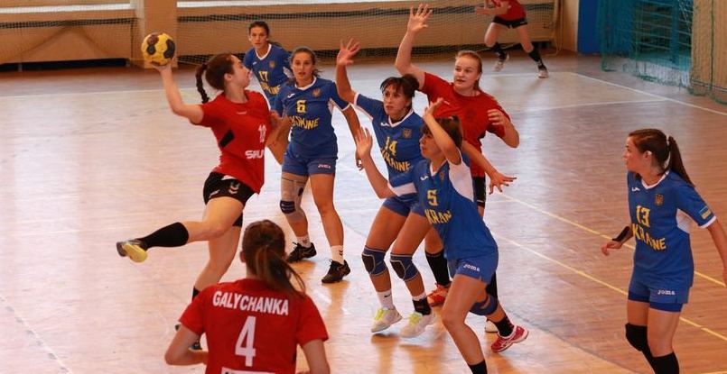 Украина. "Галычанка" дважды разгромила киевский "Спартак" в перенесенных матчах первого тура чемпионата