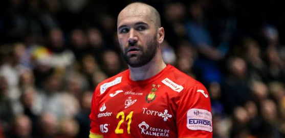 Хоан Каньельяс остается в "Пике" — контракт продлен до лета 2021 года