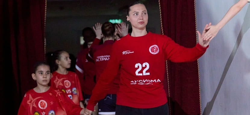 Бронзовый призёр чемпионата России вратарь Надежда Колесникова рассталась с "Астраханочкой"